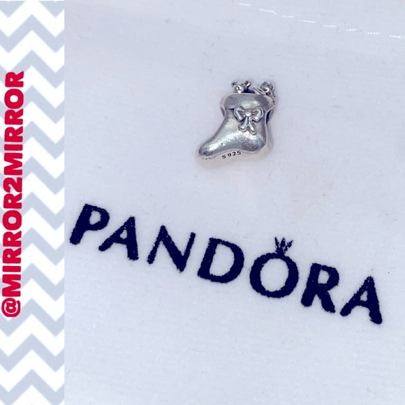 Authentic Christmas Stocking Pandora charm - Picture 1 of 5